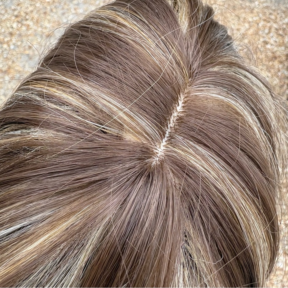 Brown with Blonde Highlights Long Layered Wig! Synthetic! Great! Set part. Bang - Picture 8 of 14